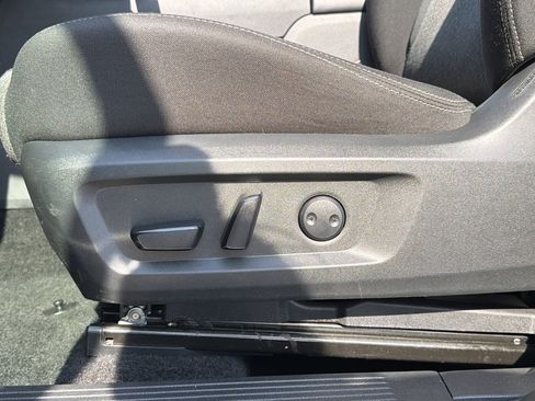 Used 2025 Nissan Rogue SV FWD image 22