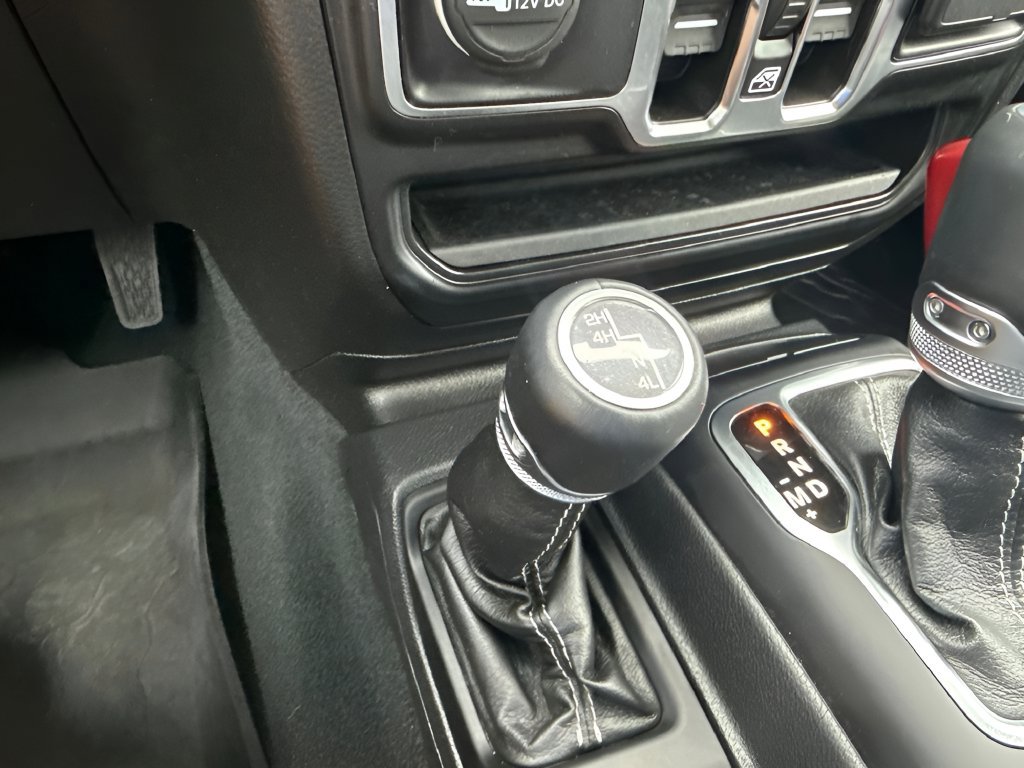 Used 2022 Jeep Wrangler Unlimited Sahara w/ Cold Weather Group AWD/4WD image 21