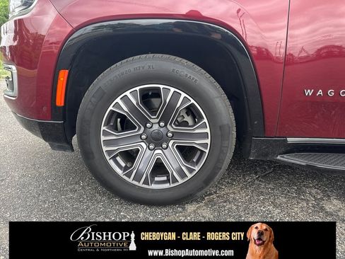 Used 2024 Jeep Wagoneer L Series II w/ Flexible Seating Group AWD/4WD image 19