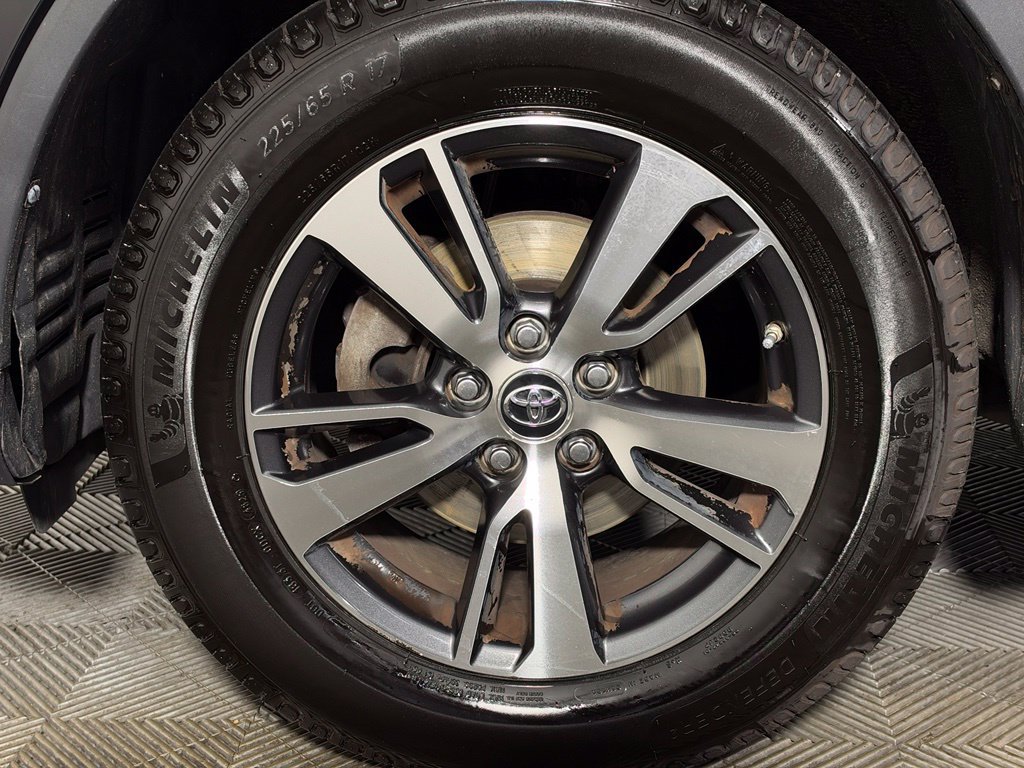 Used 2018 Toyota RAV4 XLE w/ Plus Extra Value Package AWD/4WD image 36