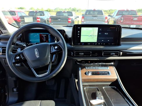 Used 2025 Lincoln Aviator Reserve w/ Illumination Package AWD/4WD image 14