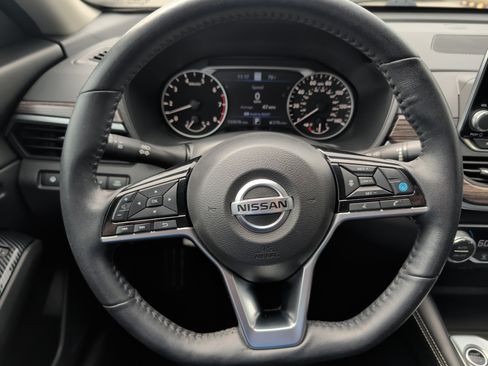 Used 2019 Nissan Altima 2.5 Platinum FWD image 34