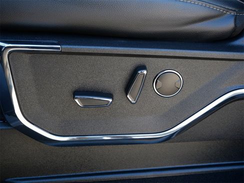 Certified 2023 Ford F150 Lariat w/ Equipment Group 502A High image 18