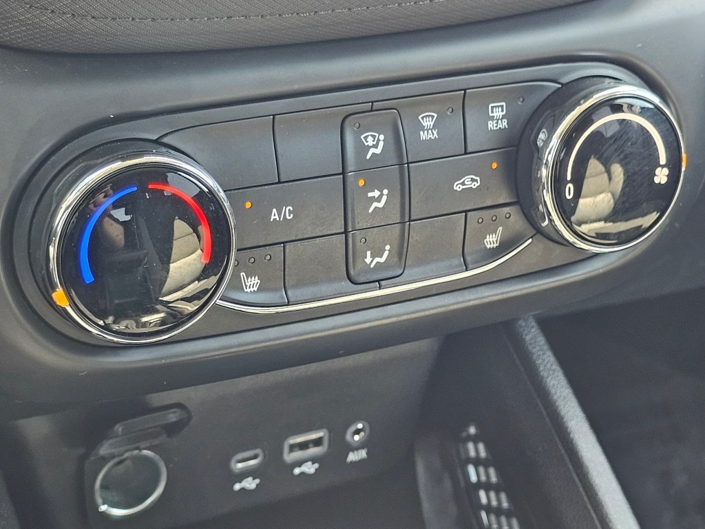 Used 2023 Chevrolet TrailBlazer LT FWD image 10