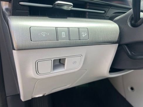 Used 2024 Hyundai Kona SEL AWD/4WD image 8
