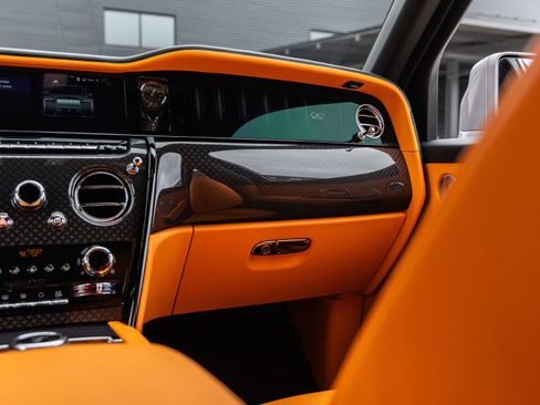 New 2026 Rolls-Royce Cullinan Black Badge image 37