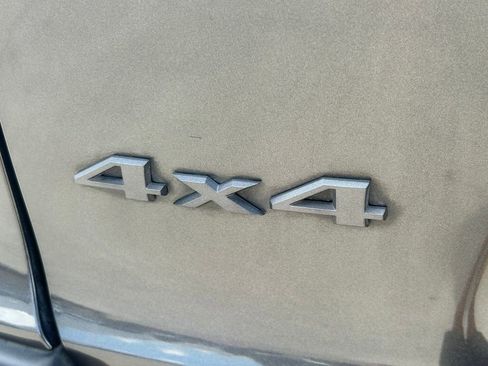 Used 2019 Jeep Cherokee Trailhawk AWD/4WD image 12