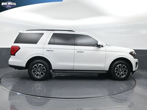 Used 2024 Ford Expedition XLT RWD image 8