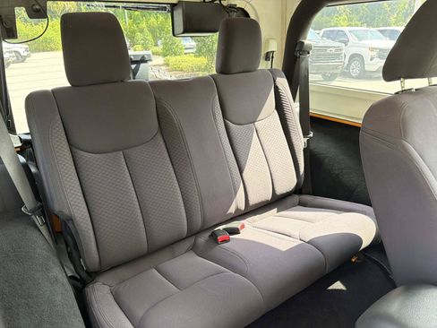 Used 2013 Jeep Wrangler Sport AWD/4WD image 12