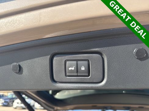 Used 2023 Nissan Pathfinder Platinum image 8