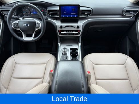 Used 2023 Ford Explorer XLT w/ Equipment Group 202A image 18