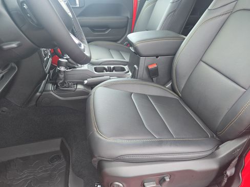 New 2025 Jeep Wrangler Sahara image 25