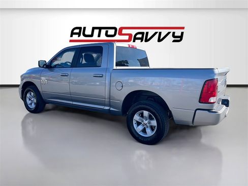 Used 2021 RAM 1500 Classic SLT image 5