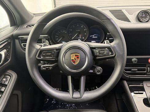Used 2026 Porsche Macan AWD/4WD image 16