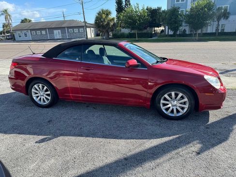 Used 2010 Chrysler Sebring Touring FWD image 9