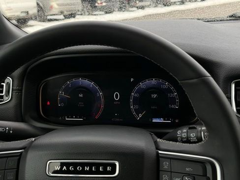 Used 2024 Jeep Wagoneer L Series II w/ Flexible Seating Group image 10