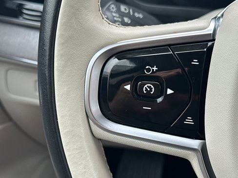 Certified 2023 Volvo XC90 T8 Plus AWD/4WD image 29