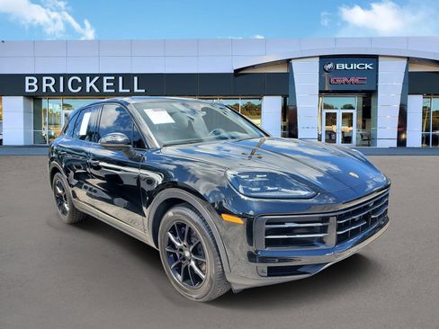 Used 2024 Porsche Cayenne AWD/4WD image 2