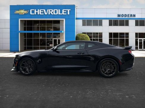 Used 2018 Chevrolet Camaro ZL1 RWD image 2