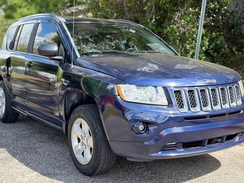 Used 2013 Jeep Compass Sport image 2
