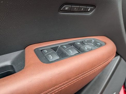 Used 2025 Cadillac XT5 Sportv w/ Technology Package image 10