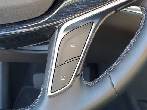 Used 2025 Cadillac XT5 Premium Luxury image 14