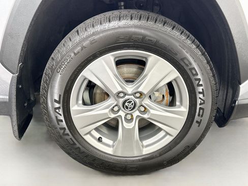 Used 2021 Toyota RAV4 XLE FWD image 32