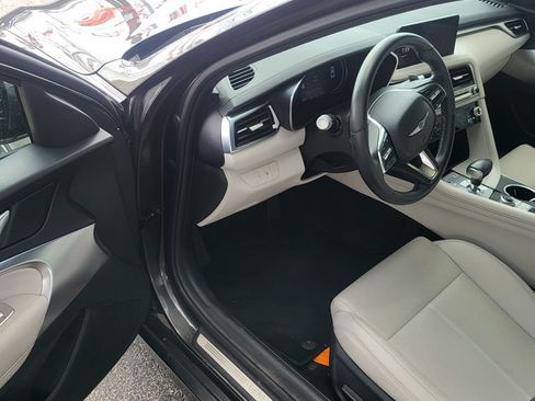 Used 2025 Genesis G70 2.5T RWD image 3