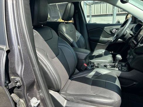 Certified 2019 Jeep Cherokee Limited AWD/4WD image 41