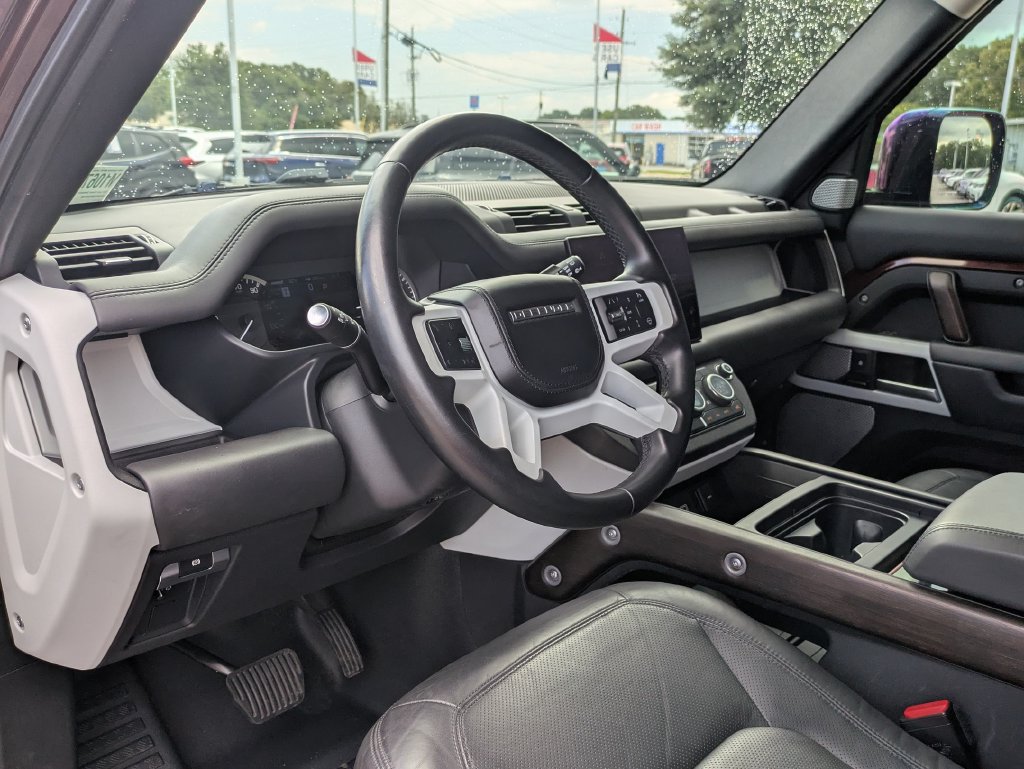 Used 2023 Land Rover Defender 130 First Edition AWD/4WD image 28