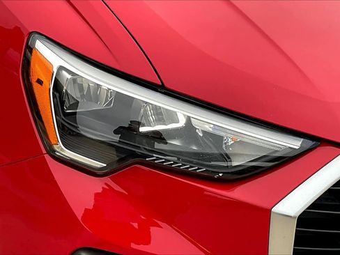 Used 2022 Audi Q3 2.0T Premium image 24