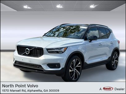 Certified 2022 Volvo XC40 T5 R-Design w/ Advanced Package