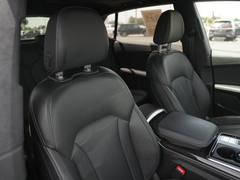 Certified 2025 Audi Q8 Prestige w/ Prestige Package image 23