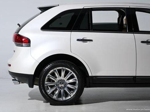 Used 2014 Lincoln MKX FWD w/ Equipment Group 101A image 13