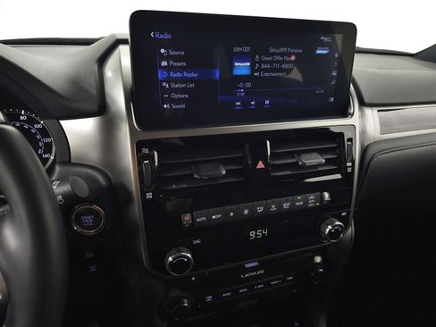 Used 2023 Lexus GX 460 Premium w/ Accessory Package AWD/4WD image 26