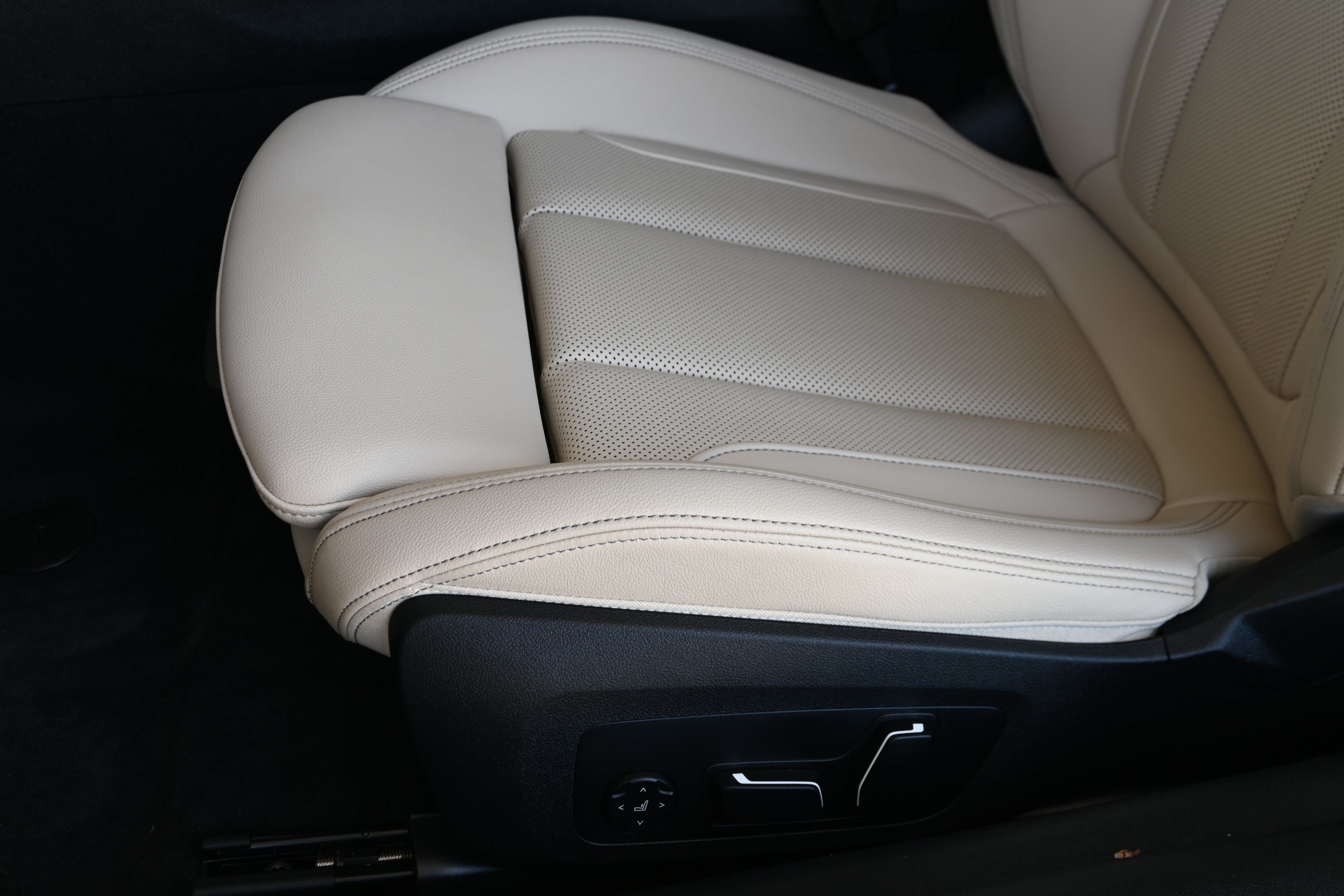 Certified 2026 BMW 430i Convertible RWD image 26