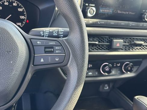Used 2023 Honda HR-V LX image 18