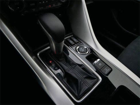 Used 2018 Mitsubishi Outlander ES image 49
