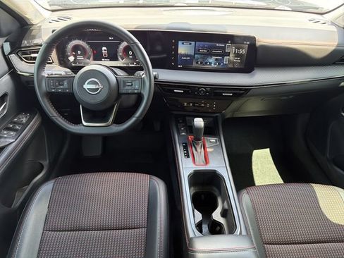 Used 2025 Nissan Kicks SR FWD image 16