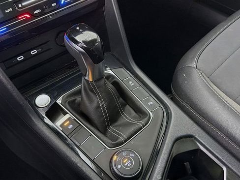 New 2025 Volkswagen Taos SE image 18