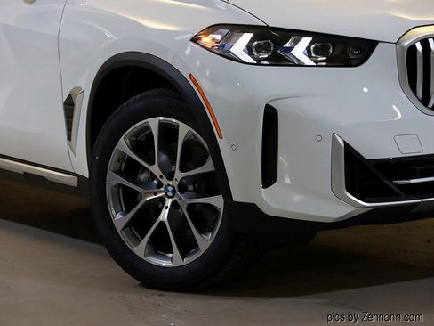 Used 2026 BMW X5 xDrive40i w/ Climate Comfort Package image 3