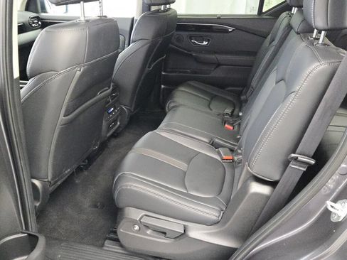 Used 2025 Honda Pilot Touring image 21