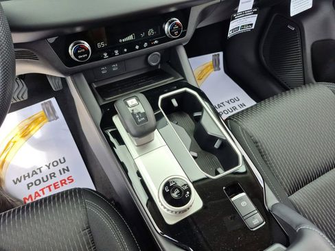 New 2026 Mitsubishi Outlander ES image 15