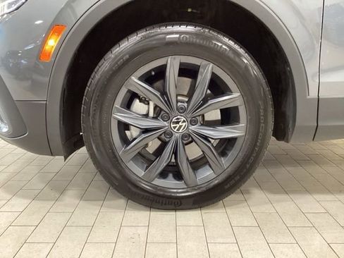 Certified 2024 Volkswagen Tiguan SE image 23