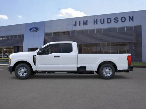 New 2026 Ford F250 XL w/ F-250 >10K GVWR Package image 3
