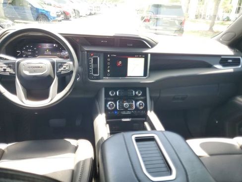Used 2023 GMC Yukon XL Denali AWD/4WD image 16