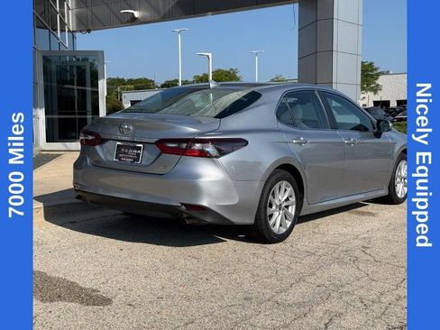 Used 2022 Toyota Camry LE FWD image 3