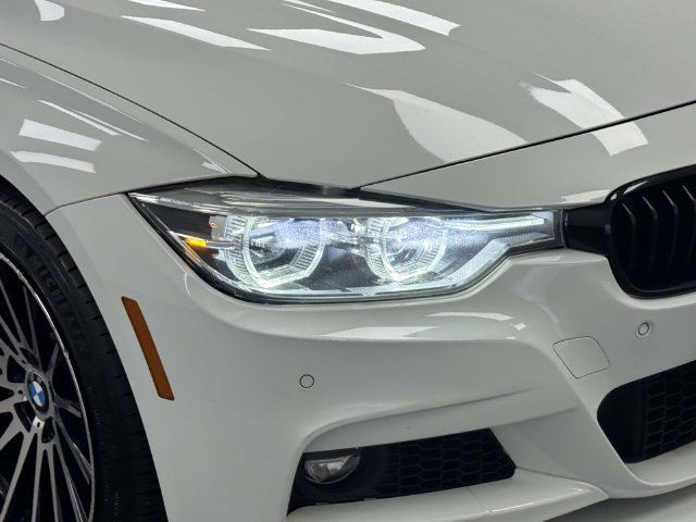 Used 2016 BMW 340i xDrive Sedan w/ Technology Package AWD/4WD image 21