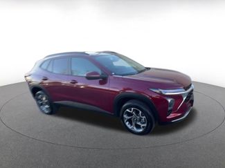 Used 2025 Chevrolet Trax LT w/ LT Convenience Package video 2