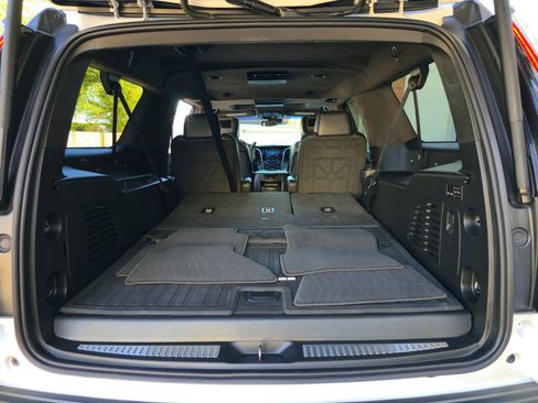 Used 2018 Cadillac Escalade ESV Platinum image 43